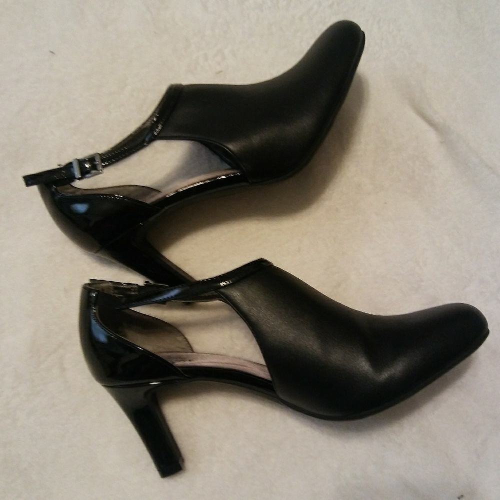 Lifestride leather black pump heel
